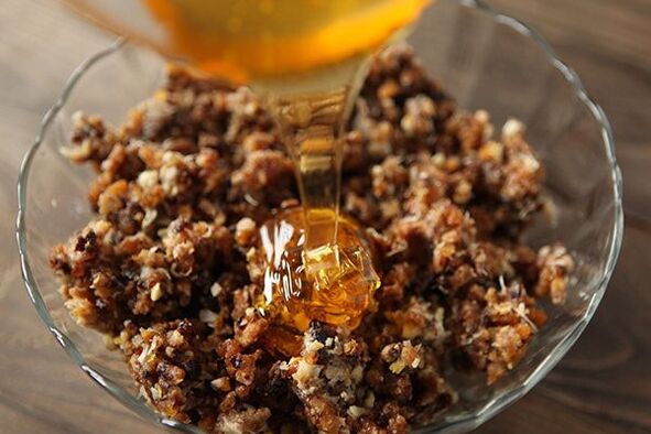 Honey nuts - a popular remedy for a rapid increase in strength at home