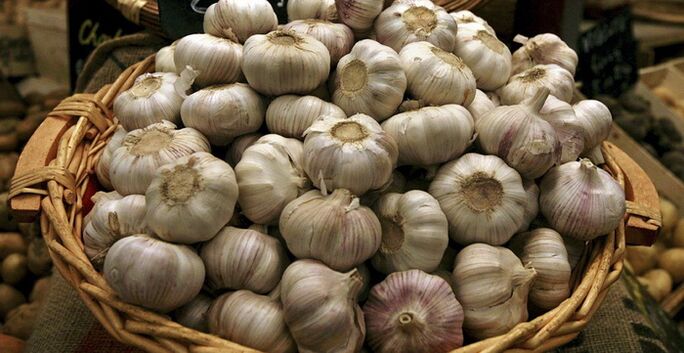 Garlic normalizes blood circulation in a male genitals